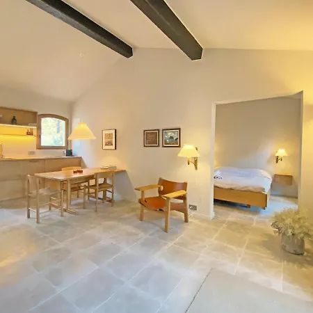 Le Bastidon بيت للعطل *